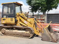 Nakládací pásová vozidla Caterpillar 939