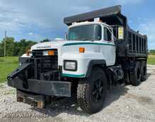 Rigid Dump Trucks Mack RD688SX