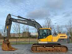 Excavadoras de cadenas Volvo EC 220 DL | BUCKET | QUICK COUPLER | AIRCO