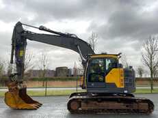 Hydraulic Excavators Volvo ECR 235 EL | OILQUICK | BUCKET | AIRCO