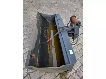 Pozostałe 2020 SCHAEFF Schwenklöffel 1.800 mm für Schaeff-SW (3)