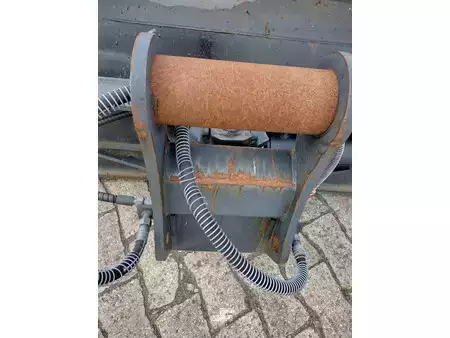Pozostałe 2020 SCHAEFF Schwenklöffel 1.800 mm für Schaeff-SW (4)