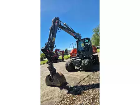 Mobilbagger 2025 Atlas 155W mit OilQuick OQ65 (5)