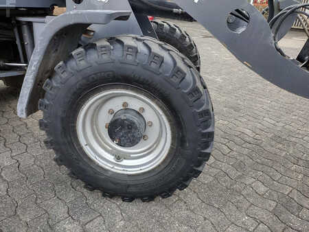 Kolové nakladače 2017 Terex Schaeff TL100 (13)