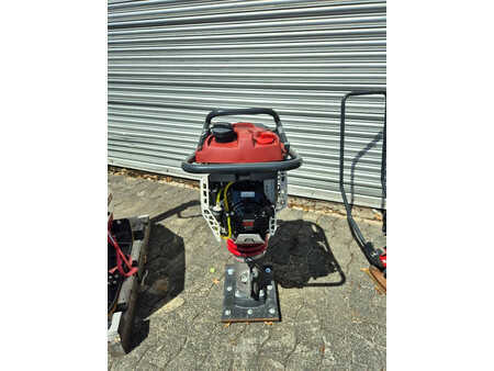 Kompaktory do odpadów 2024 Dynapac DR7X (68kg / 280mm / 17kN) (4)