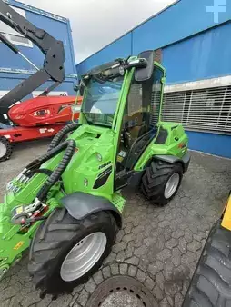 Kompaktikuormaajat 2025 Avant Kompaktlader 860 i (6)
