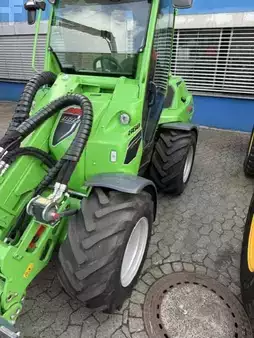 Kompaktikuormaajat 2025 Avant Kompaktlader 860 i (8)