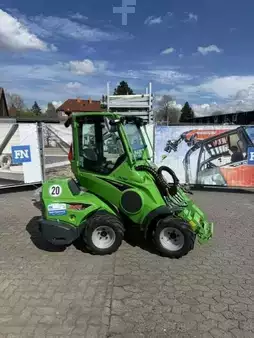 Kompaktní nakladače 2025 Avant Kompaktlager 530 (1)