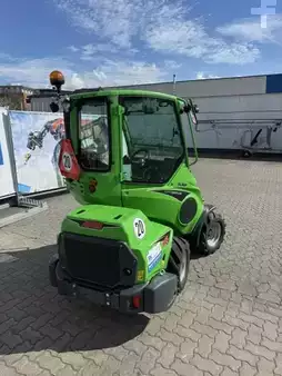 Kompaktní nakladače 2025 Avant Kompaktlager 530 (4)