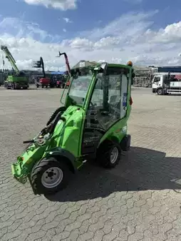 Kompaktní nakladače 2025 Avant Kompaktlager 530 (6)