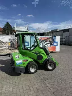 Kompaktní nakladače 2025 Avant Kompaktlager 530 (9)