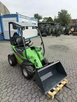 Compact Loaders 2026 Avant Multifunktionslader 225 (4)