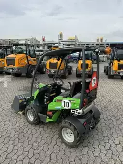 Compact Loaders 2026 Avant Multifunktionslader 225 (6)