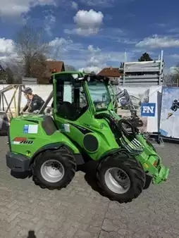 Kompaktní nakladače 2025 Avant Kompaktlader 760 i (1)