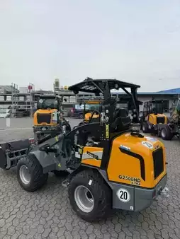 Kompaktní nakladače 2026 Giant G2500 X-tra HD Schutzdach (7)