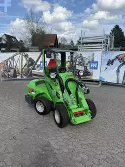 Kompaktní nakladače 2025 Avant Kompaktlader 423 (1)