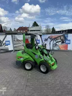 Kompaktní nakladače 2025 Avant Kompaktlader 423 (2)