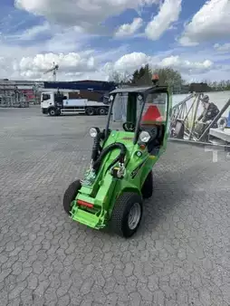 Kompaktní nakladače 2025 Avant Kompaktlader 423 (3)