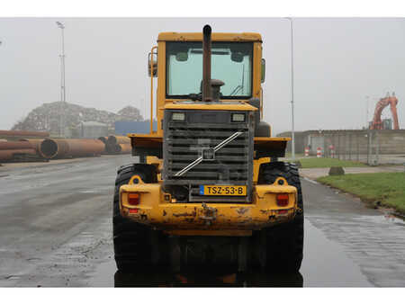 Ładowarki kołowe 2000 Volvo L70D (5)