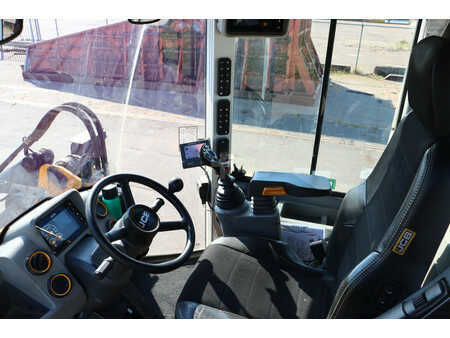 Pale Gommate 2017 JCB 417 HT T4F (2)