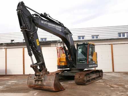 Escavadora de rodas 2019 Volvo ECR235EL (1)