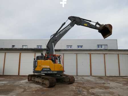 Escavadora de rodas 2019 Volvo ECR235EL (8)