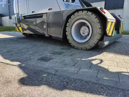Mobilní stavební jeřáby 2020 JMG MC 130S (12)