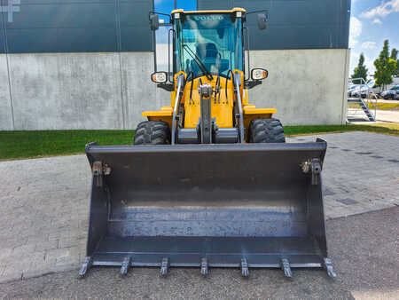 Outro 2020 Volvo L 30G (2)