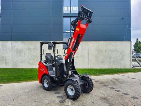 Outro 2023 Manitou MLA 2-25H (10)