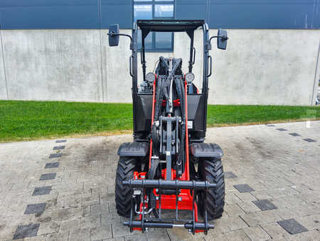 Outro 2023 Manitou MLA 2-25H (2)