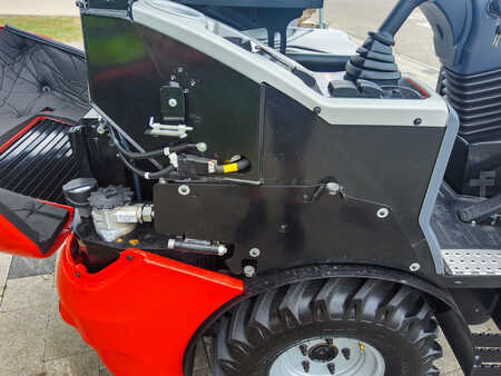 Outro 2023 Manitou MLA 2-25H (8)