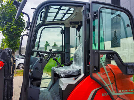 Ostatní 2023 Manitou MLA 3-25H (6)
