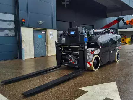 Mobil építőipari daruk 2025 JMG MC 100.08 (1)