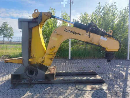 Miscelaneo 2015 CATRACOM SAN 40L SafeNeck incl parkstand (2)