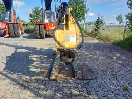 Miscelaneo 2015 CATRACOM SAN 40L SafeNeck incl parkstand (8)