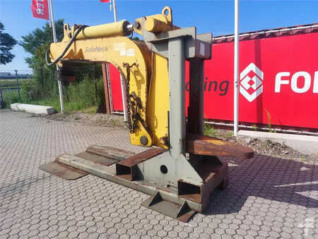 Miscelaneo 2006 CATRACOM SAN 40L SafeNeck incl parkstand (4)