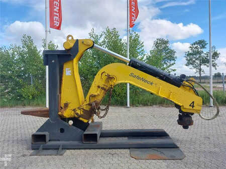 Miscelaneo 2015 CATRACOM SAN 40L SafeNeck incl parkstand (2)