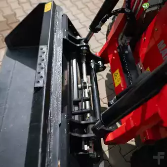 Kompakt lastare 2023 Manitou 1350R (11)