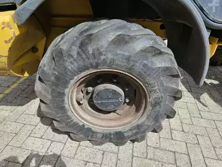 Chargeuse sur pneus 1999 Kramer 318 (19)