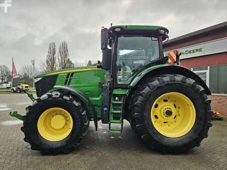 John Deere 7310R