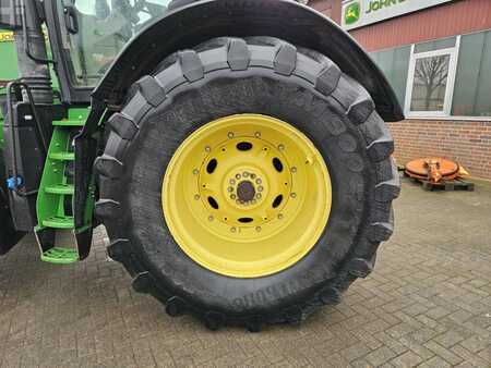 John Deere 7310R