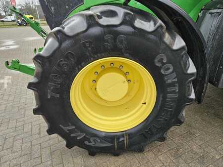 John Deere 7310R