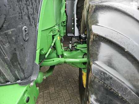 John Deere 7310R