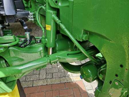 John Deere TRAKTOR 7R330