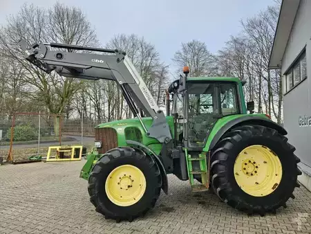 Övrigt 2001 John Deere 6820 (2)
