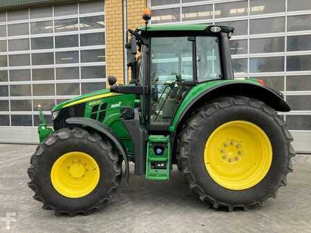 John Deere 6120M