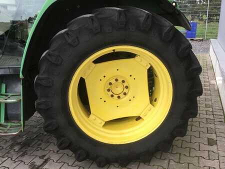 John Deere 6310