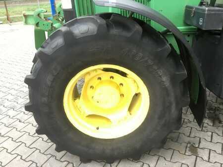 John Deere 6310