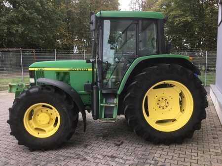 John Deere 6310