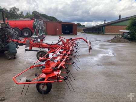 Pozostałe 2010 Kuhn GF8702T (2)
